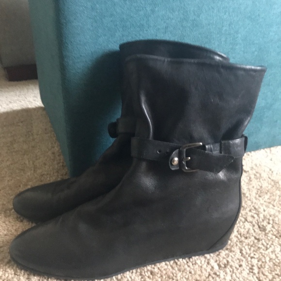 Stuart Weitzman - Picture 2 of 8